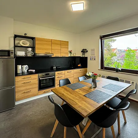 Immostay #8 - Haus Fuer 13 Personen Mit 7 - Grosser Garten & Grill, Free Parking, Wlan