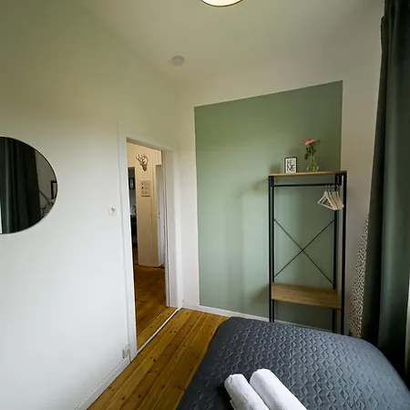 Daire Immostay #8 - Haus Fuer 13 Personen Mit 7 - Grosser Garten & Grill, Free Parking, Wlan *