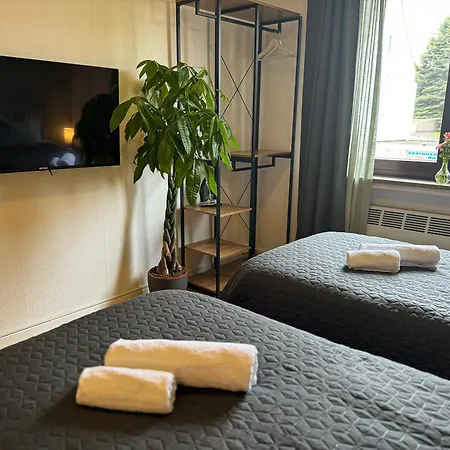 Immostay #8 - Haus Fuer 13 Personen Mit 7 - Grosser Garten & Grill, Free Parking, Wlan Апартаменты