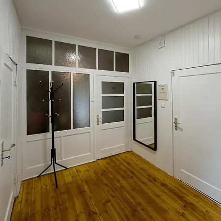 Immostay #8 - Haus Fuer 13 Personen Mit 7 - Grosser Garten & Grill, Free Parking, Wlan Апартаменты *