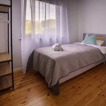 Immostay #8 - Haus Fuer 13 Personen Mit 7 - Grosser Garten & Grill, Free Parking, Wlan