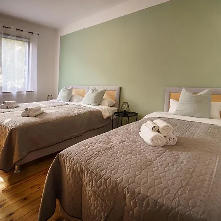 Immostay #8 - Haus Fuer 13 Personen Mit 7 - Grosser Garten & Grill, Free Parking, Wlan *