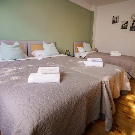 Immostay #8 - Haus Fuer 13 Personen Mit 7 - Grosser Garten & Grill, Free Parking, Wlan Daire