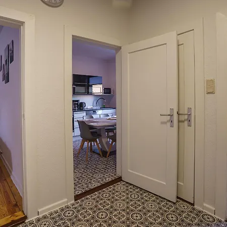 Апартаменты Immostay #8 - Haus Fuer 13 Personen Mit 7 - Grosser Garten & Grill, Free Parking, Wlan Бремен