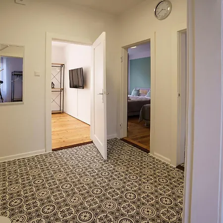 Immostay #8 - Haus Fuer 13 Personen Mit 7 - Grosser Garten & Grill, Free Parking, Wlan *