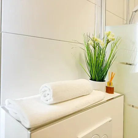 Immostay #8 - Haus Fuer 13 Personen Mit 7 - Grosser Garten & Grill, Free Parking, Wlan Daire