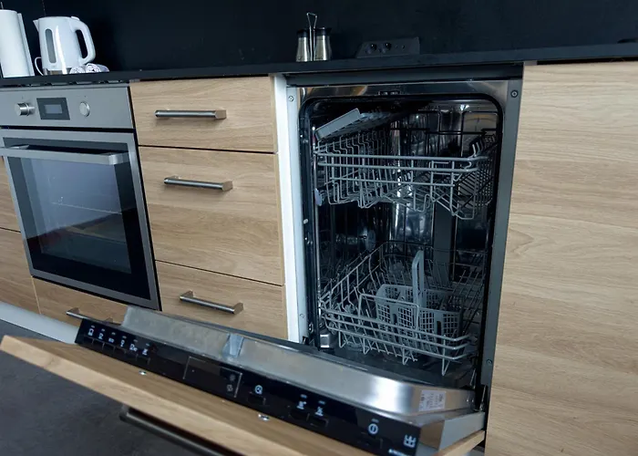 Immostay #8 - Haus Fuer 13 Personen Mit 7 - Grosser Garten & Grill, Free Parking, Wlan Apartament *