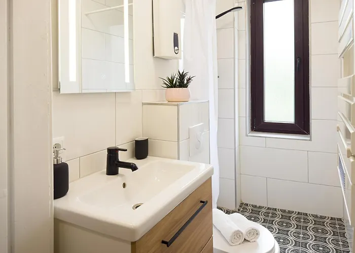 Apartament Immostay #8 - Haus Fuer 13 Personen Mit 7 - Grosser Garten & Grill, Free Parking, Wlan *