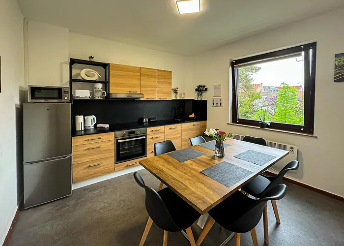 Immostay #8 - Haus Fuer 13 Personen Mit 7 - Grosser Garten & Grill, Free Parking, Wlan