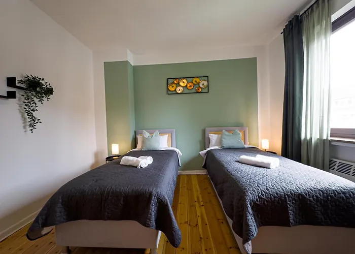 Immostay #8 - Haus Fuer 13 Personen Mit 7 - Grosser Garten & Grill, Free Parking, Wlan *