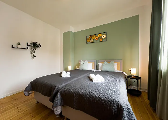 Immostay #8 - Haus Fuer 13 Personen Mit 7 - Grosser Garten & Grill, Free Parking, Wlan * Brema