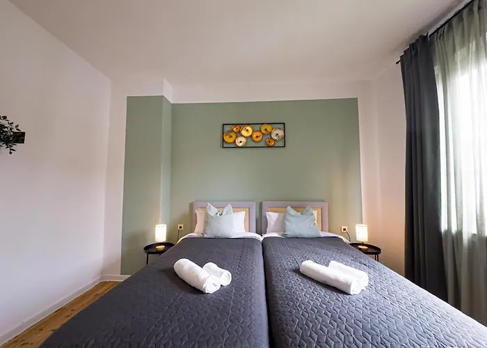 Immostay #8 - Haus Fuer 13 Personen Mit 7 - Grosser Garten & Grill, Free Parking, Wlan