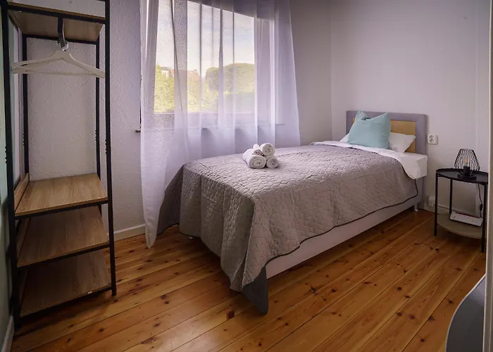 Immostay #8 - Haus Fuer 13 Personen Mit 7 - Grosser Garten & Grill, Free Parking, Wlan