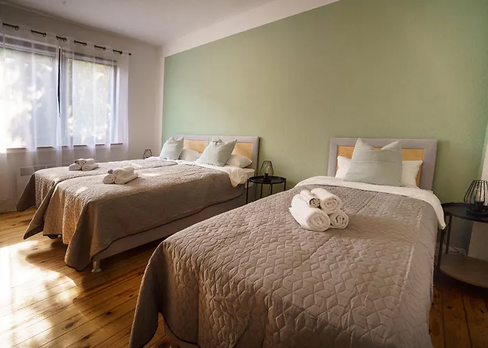 Immostay #8 - Haus Fuer 13 Personen Mit 7 - Grosser Garten & Grill, Free Parking, Wlan *